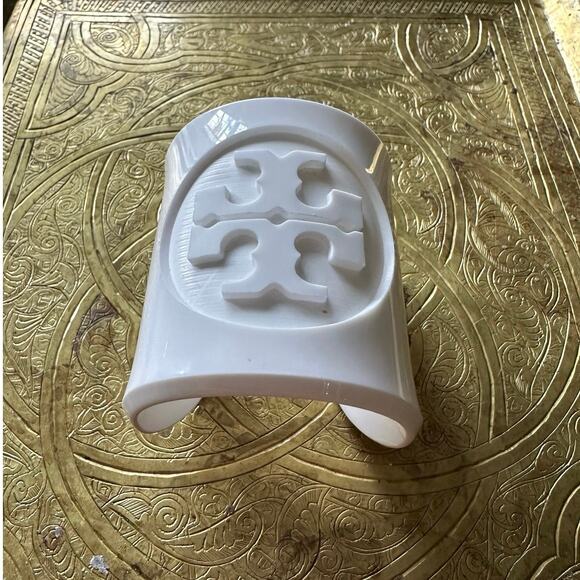 White Tory Burch Acrylic Cuff Bracelet logo lucite wide small - Picture 5 of 16